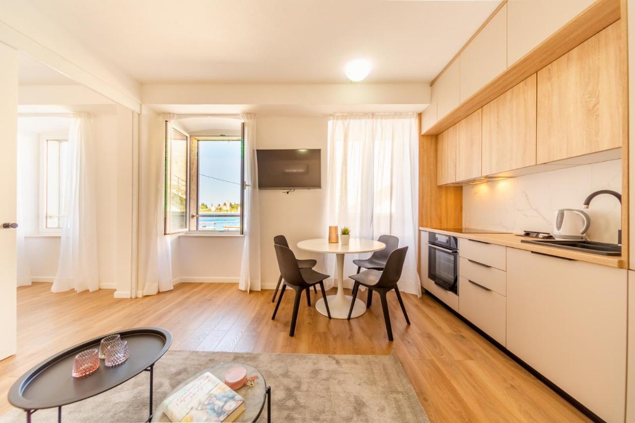 Central Seaside Residence Вис Экстерьер фото